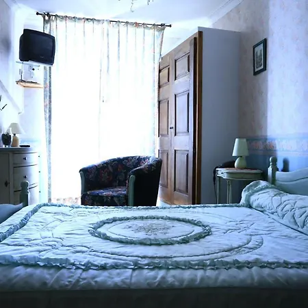 Le Baldaquin Bed & Breakfast